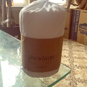 ☁️NWT WHITE DUVET COVER SET!!☁️